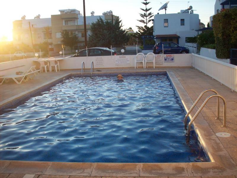 Central Gem - 10 Min Walk To The Sea, Harbor And Mall Paphos Exterior foto